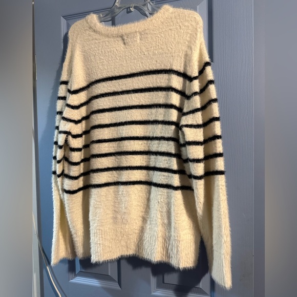 Old navy sweater - Picture 5 of 5